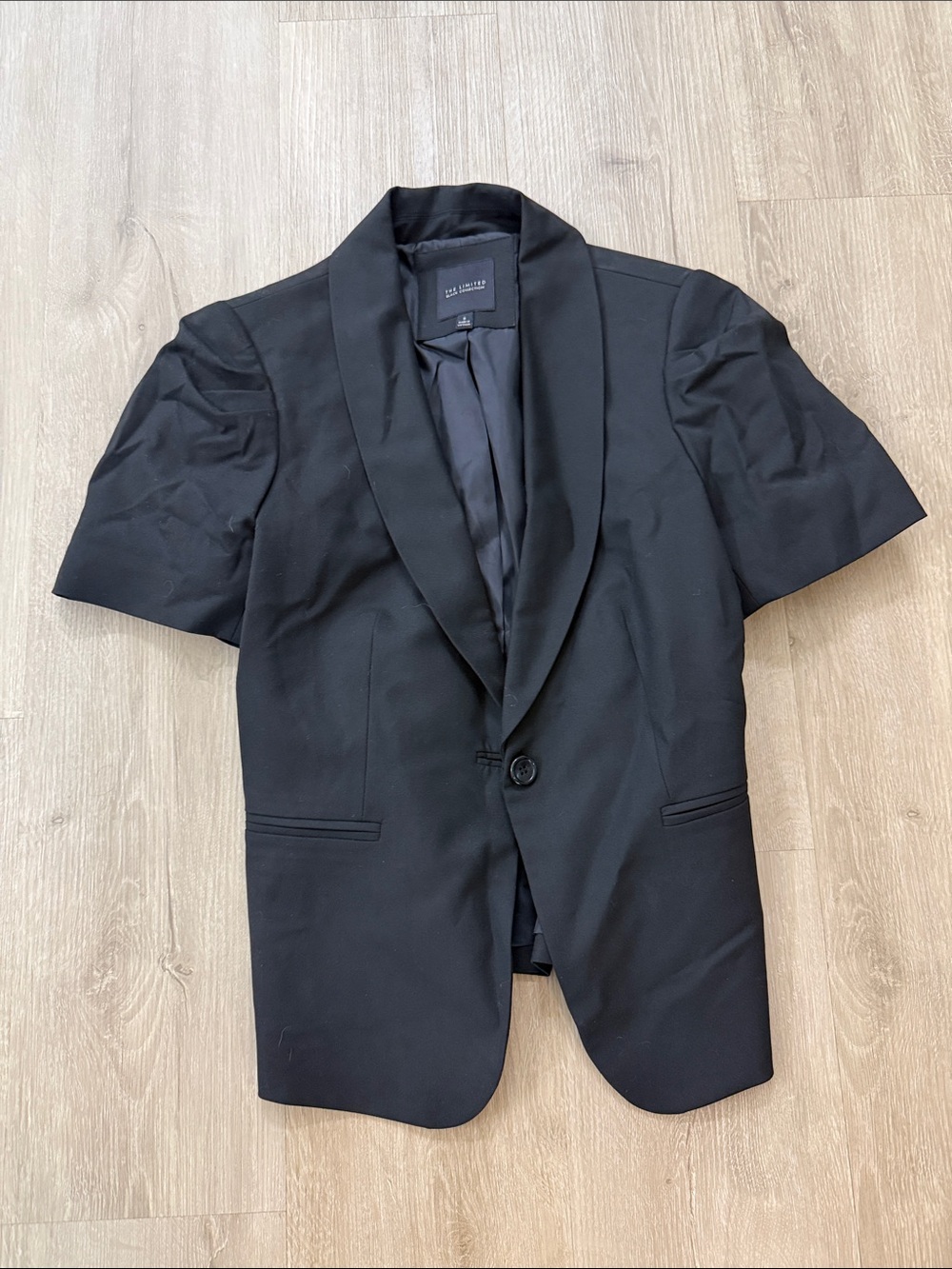 The Limited Black Short-Sleeve Single-Button Blazer